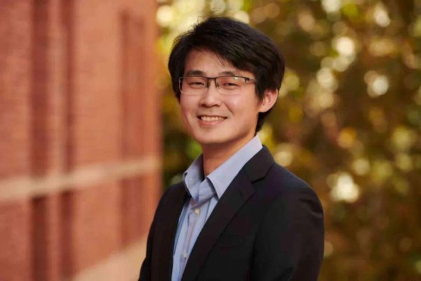 宇奇配资 吕元稹: 锚定时间的答案, 从北大光华出发, 十年后再归于此丨光华新师力